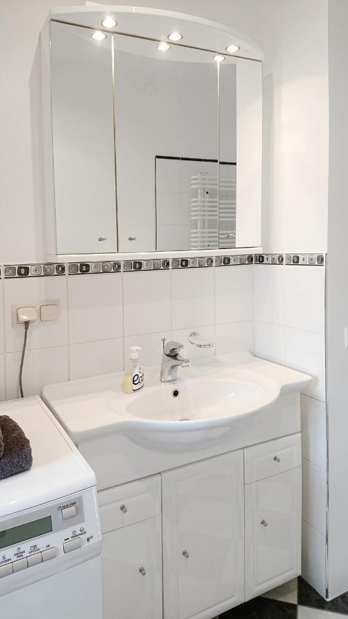 Riga City Center Quiet Apartment With Free Private Parking Dış mekan fotoğraf