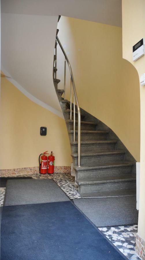 Riga City Center Quiet Apartment With Free Private Parking Dış mekan fotoğraf